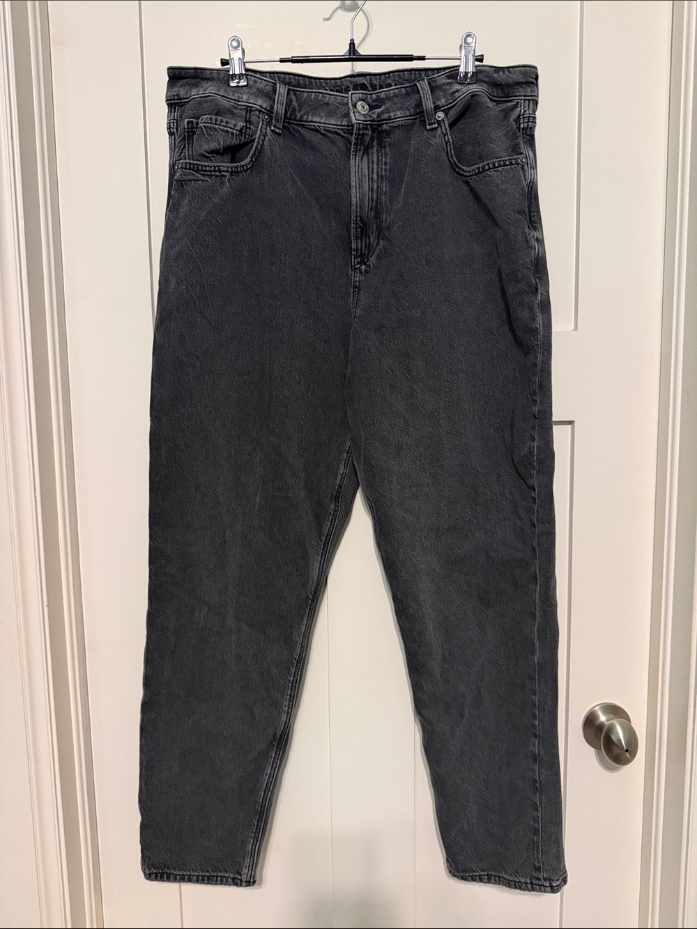 American Eagle Outfitters Straight Leg Mom Jean Black Washed Relaxed Jeans